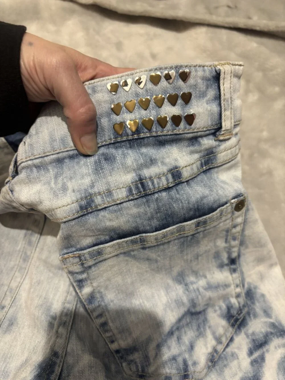 Forever 21 Premium Denim Distressed High-Rise Shorts Silver Heart Details Size 3